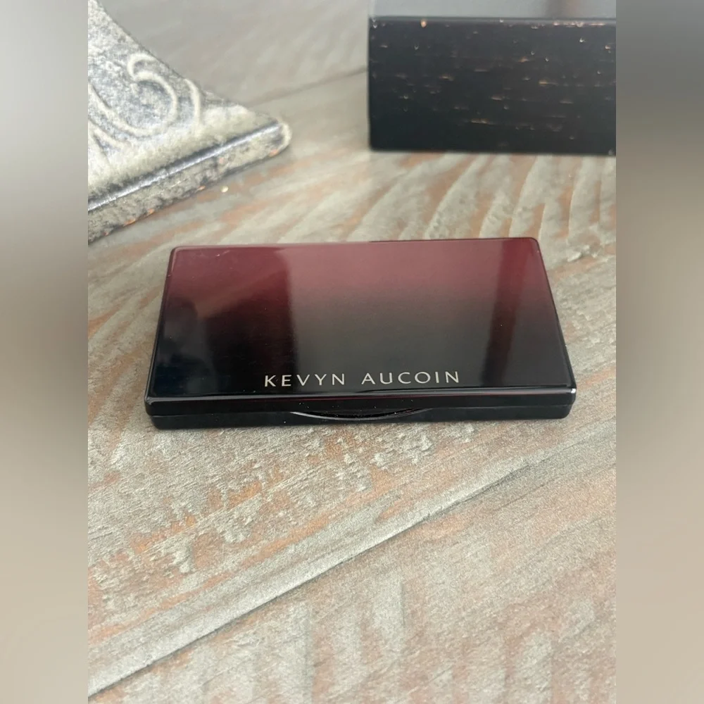 Kevyn Aucoin - The Neo Bronzer - Sundown Deep - Picture 5 of 6